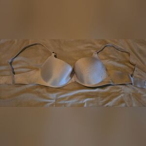 Victoria's Secret Embrace 36 C Nude Bra